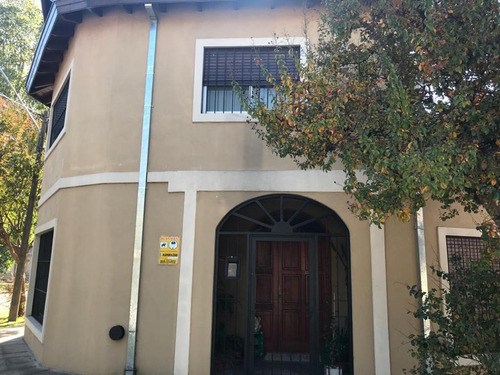 Imagen 9 de 30 de Venta Casa De 5 Ambientes Con Cochera Para 5 Autos