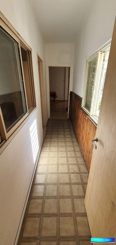 Imagen 10 de 18 de Zona Hospitales - Pasillo Con Patio Y Parrillero - 2 Dormitorios