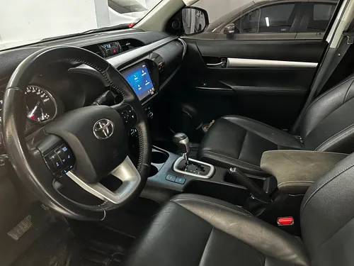 Toyota Hilux 2.4 Diésel Automática