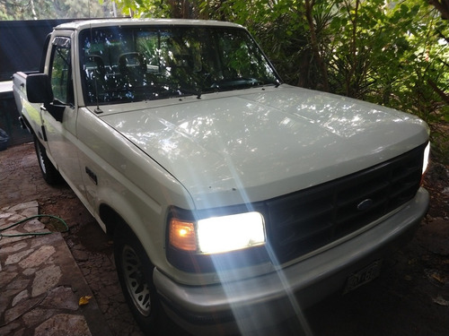 Ford F-100 2.5 I Xl Aa 1997
