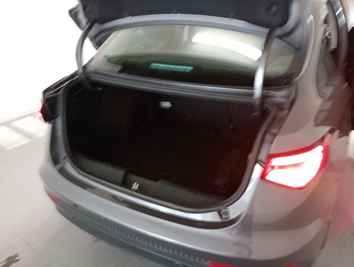 Fiat Cronos 1.8 16v Precision At6 Pack Premium