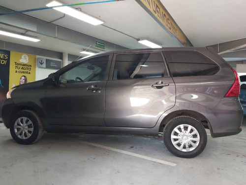 Imagen 2 de 15 de Toyota Avanza 2017 5p Premium L4/1.5 Man