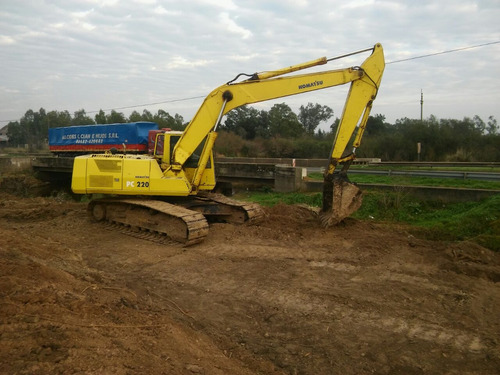 Excavadora Komatsu Pc 220