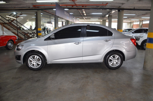 Imagen 6 de 17 de Chevrolet Sonic Lt 1.6 Mecanico Sedan