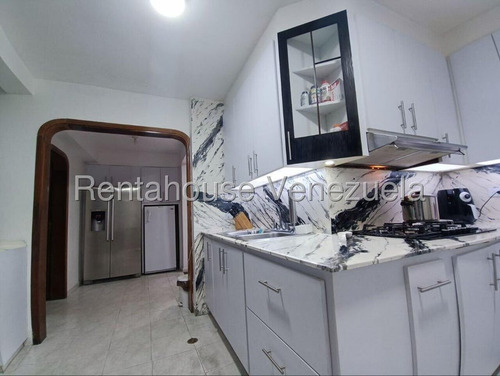 Estupenda ,amplia Y Ventilada Casa De 2 Niveles , En Venta Ubicada En La California Sur 25-17337