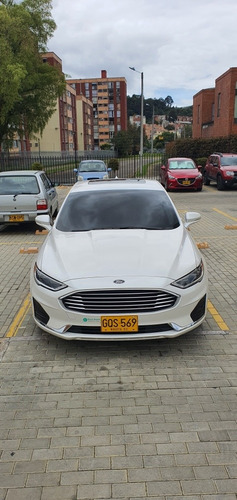 Ford Fusion Hybrid. Sel.