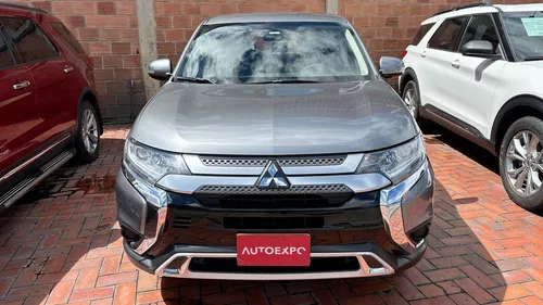 Mitsubishi Outlander Kaiteki Sec 2,4 4x4 7P