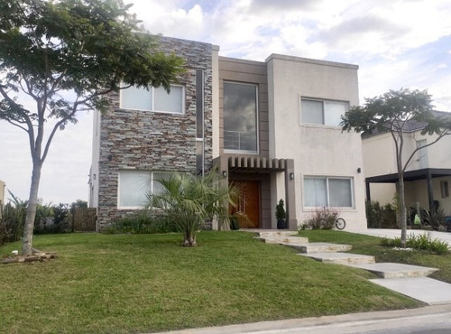 Imponente Casa De 320 M2 Gran Diseño En Puertos Vistas