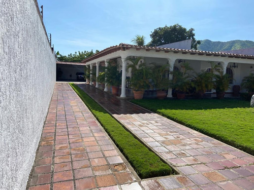 Imagen 2 de 21 de En Venta Amplia Y Hermosa Casa En La Mejor Urb. De La Ciudad