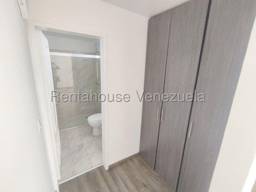 Se Alquila Estupendo Apto En Colinas De La Tahona Cod 25-18273 Rex