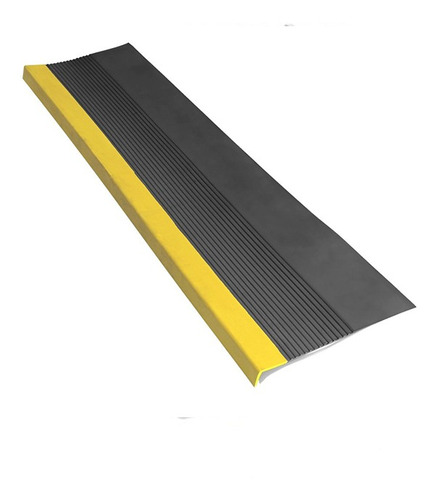 Grada Estriada 150cm X 30cm X 4mm Negro/amarillo