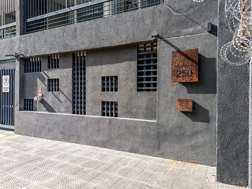 Edificio Av. Sta. Rosa (1 Est. 1 Bod.) Vista Norte Piso 4