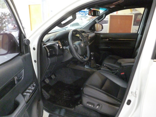 Toyota Hilux 2.8 Cd Srx 177cv 4x2