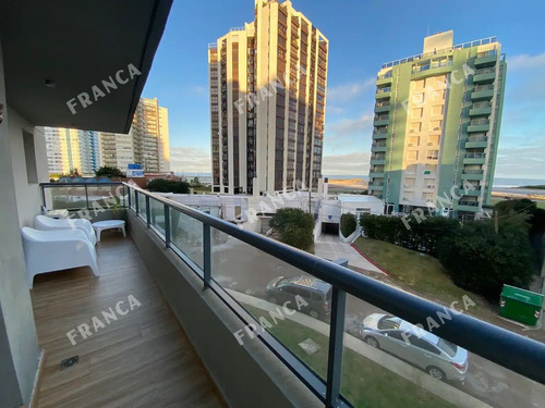 Excelente Departamento Con Vistas En Punta Del Este. (ref: Fro-260)