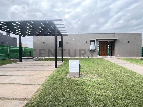 Se Vende Casa En Barrio Privado Lar De Vieytes Ii