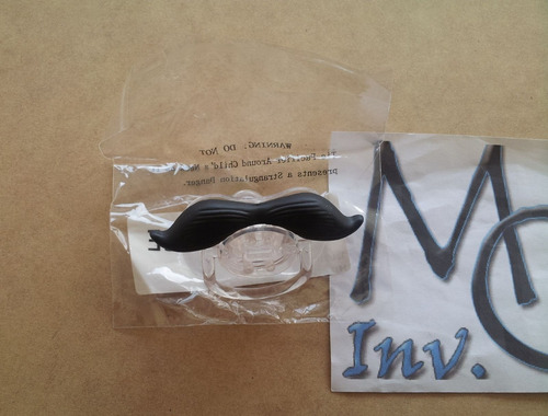 2 Chupones Silicon Formas Graciosas Boca Bigotes Dientes +3m