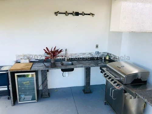 Imagen 13 de 20 de Amplia Y Acogedora Casa En Venta - Urb Los Naranjos Del Caferal - Mls#22-883