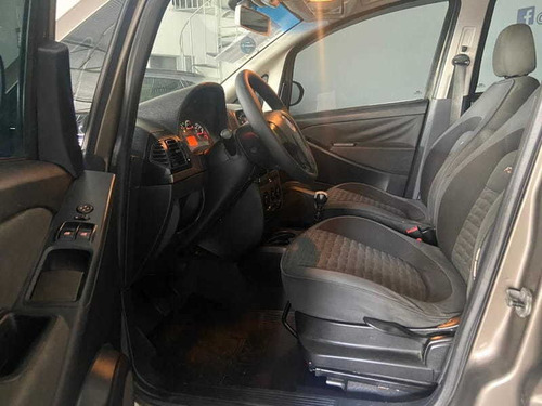 Imagem 11 de 15 de Fiat Idea Adventure 1.8 16v(flex) 4p 2013