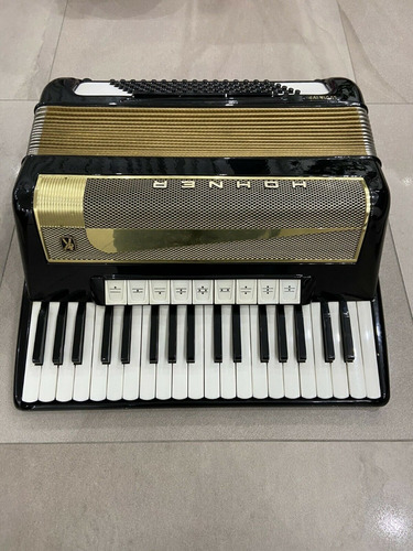 Acordeón Alemán Hohner Lucia Iv P 96 Bajos