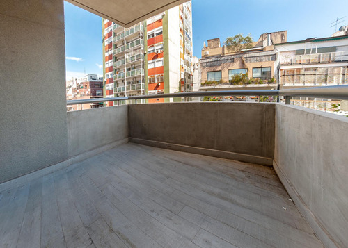 Venta Departamento En Palermo Piso Entero Con Balcón. 4 Ambientes Con Dependencia