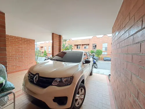Casa En Venta En La Mota. Cod V17206