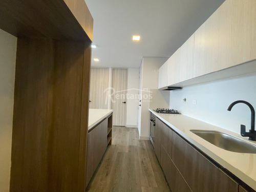 Apartamento En Arriendo En El Tesoro. Cod A776222