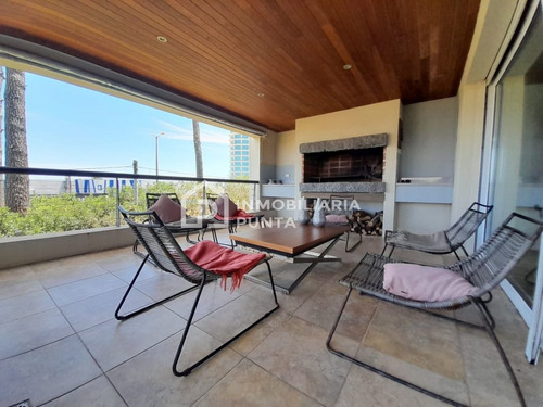 Imagen 1 de 15 de Apartamento Con Vista Al Mar De 4 Dormitorios En Playa Mansa
