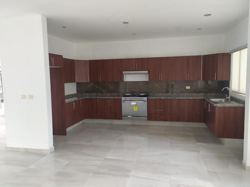 Imagen 6 de 8 de Casa Sola En Venta Hermosas Y Modernas Residencias En Privada