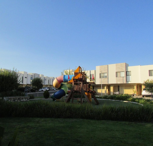 Aprovecha Casa En Residencial El Refugio Querétaro Posesión Ante Notario Público Ojac-a-504