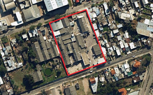 Gran Local Para Depósito. Terreno De 8.089 M2 Con Salida A 2 Calles.