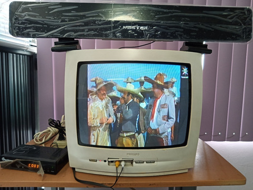 Imagen 1 de 2 de Televisión Análoga Philips 14 Con Antena Decodificador