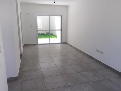 Imagen 13 de 30 de En Venta. Amplia Dupl 125m2 + Patio La Giustina Ii