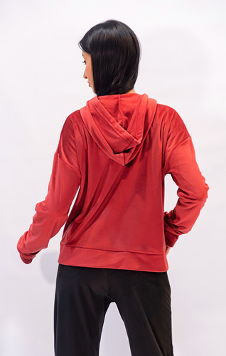 Campera Plush Con Capucha Bolsillos Liviana Invierno