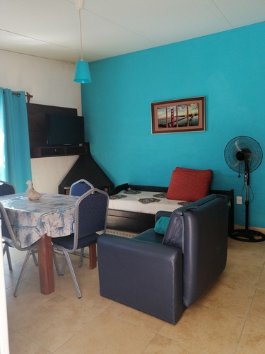 Imagen 6 de 16 de Casa Con Estufa A Leña) Playa Grande)