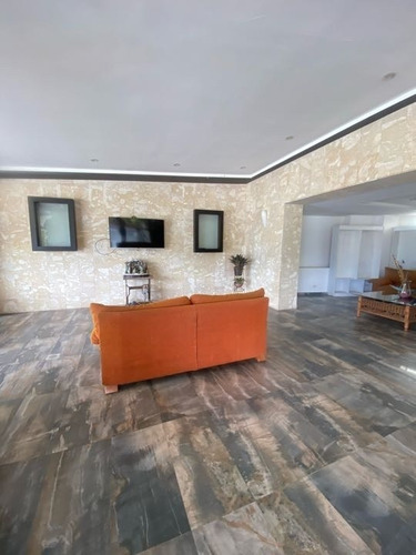 Imagen 3 de 16 de Se Vende Casa 5h+3s/7b+2s/12p Los Campitos 4266