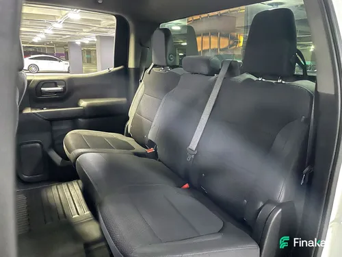 Chevrolet Silverado 4.3 V6 1500 WT Doble Cabina 4x2 At