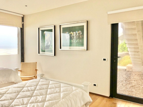 Maravillosa Y Fina Casa En Primera Línea En Venta