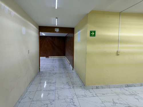 Ofinas Cerca De Av. Insurgentes Entre Metro Chilpancingo Y Metro Insurgentes
