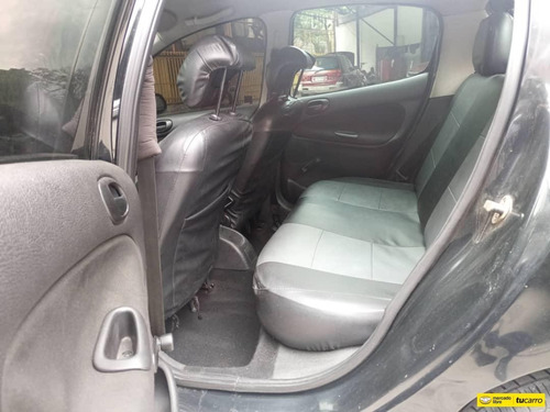 Peugeot 206 .