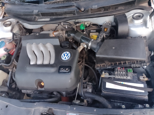 Imagen 9 de 14 de Volkswagen Golf 2000 2.0 Highline Tiptronic