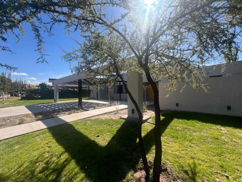 Casa En Venta En Barrio Privado Liceo Country 1