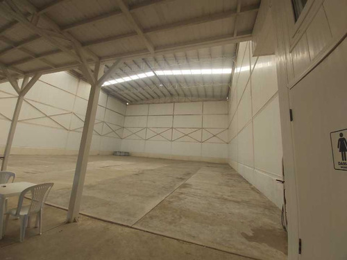 Imagen 2 de 15 de Bodega Ubicada Exclente Sector Comercial E Industrial Juan Mina
