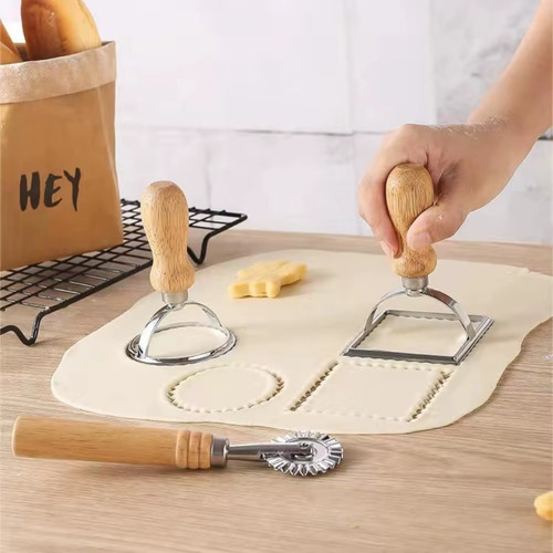 Molde Redondo 5 Cm Peq Ondulado Massas Biscoitos Confeitaria Cor Inox