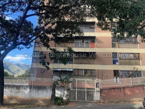 Y.t. Apartamento En Venta, Vista Alegre #24-16273