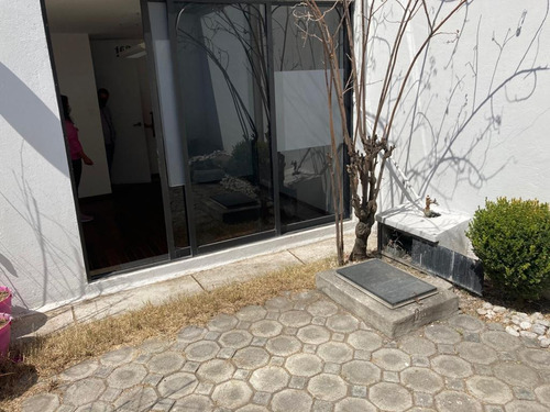 Imagen 2 de 10 de Oficina En Renta Zona Plaza Dorada De 16m2 Con Jardin