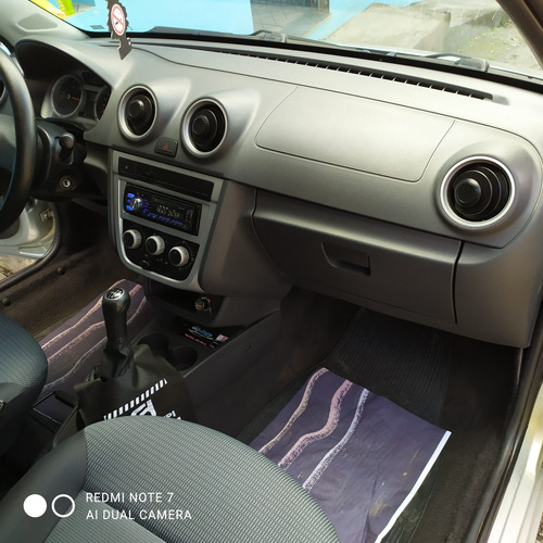 Imagem 2 de 15 de Volkswagen Gol 2011 1.0 Vht Total Flex 5p
