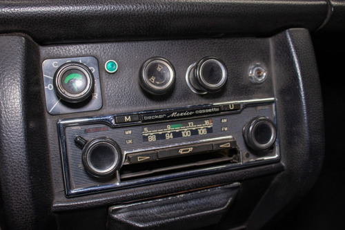 Imagem 7 de 12 de Mercedes Benz W114 280