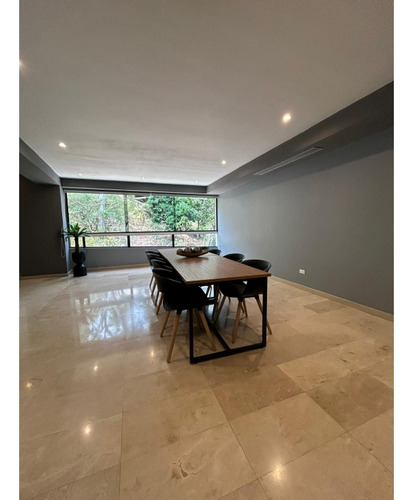 En Venta Apartamento Remodelado En Lomas De Las Mercedes