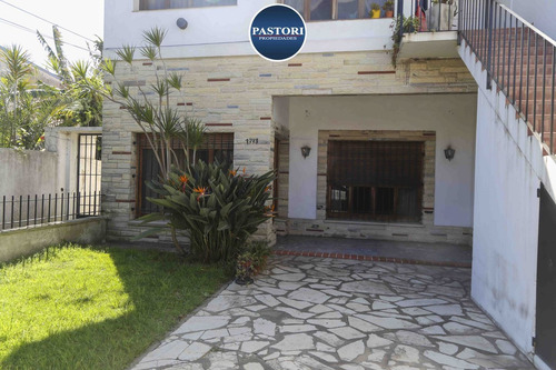 Imagen 2 de 26 de Venta Urgente Ph Tipo Casa En Pb. Con Jardín Y Cochera!!!