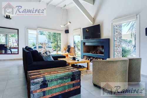 Imagen 3 de 16 de Casa Quinta 5 Amb. En Venta Pileta, Sauna Y Jacuzzi - Costa Esmeralda, Pinamar